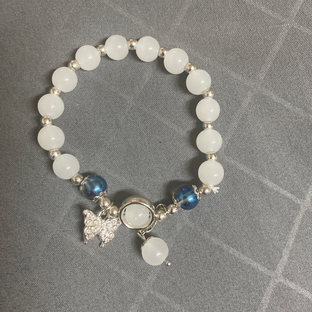 Butterfly bead bracelet
